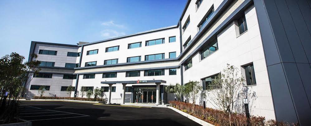 Ra Tourist Hotel Jeju Exterior foto